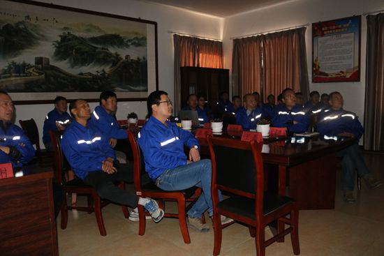 魯蒙公司組織黨員集體學習61