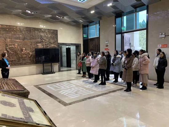 集團(tuán)參加區(qū)開放式組織生活輔導(dǎo)教師專題培訓(xùn)3