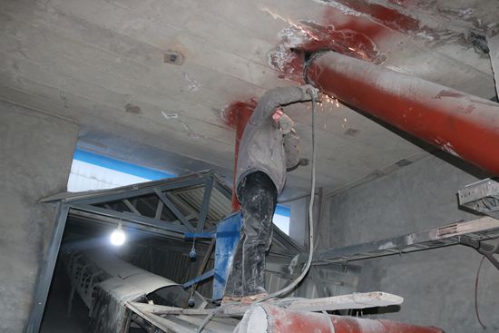 大修進(jìn)行時(shí)，這里有一群可愛的重山人.......95