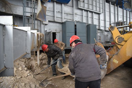 大修進(jìn)行時，這里有一群可愛的重山人......41