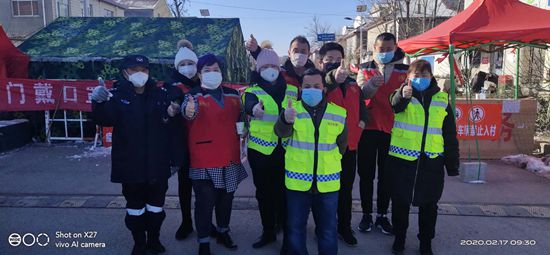 小小口罩暖人心 雪中送炭防疫情 —“重山?娜公益”慈善基金為環(huán)衛(wèi)工人捐贈口罩16