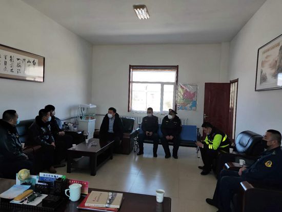 巴林左旗交通管理部門(mén)到魯蒙公司調(diào)研87