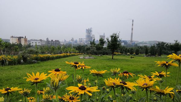 重山春已到 奮斗正當(dāng)時21