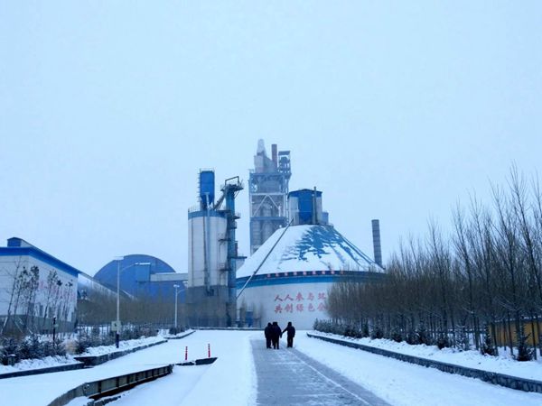 重山春已到 奮斗正當(dāng)時21