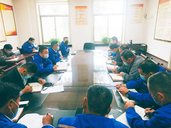 魯中水泥召開(kāi)部門(mén)聯(lián)席會(huì)議24