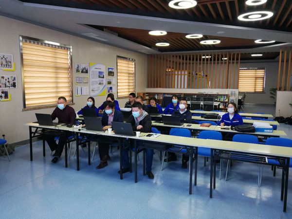 集團(tuán)財務(wù)中心組織專題培訓(xùn) 0