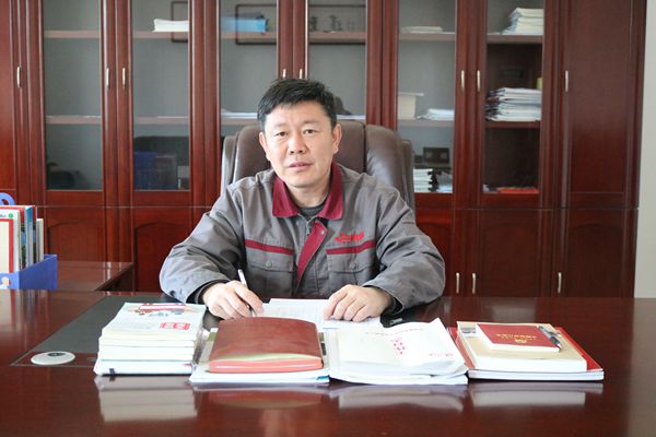 【重山人?重山事】“奮斗”與“良知”的完美詮釋——記魯蒙公司副總經(jīng)理?xiàng)钫穹?4