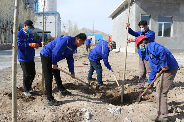 魯蒙水泥黨支部開展主題黨日活動(dòng)0