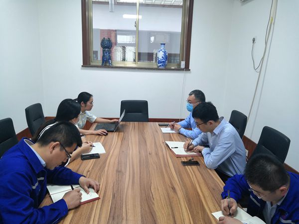 財(cái)務(wù)中心召開(kāi)信息化建設(shè)推進(jìn)會(huì)72