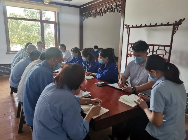 集團(tuán)辦公室召開(kāi)部門會(huì)議65