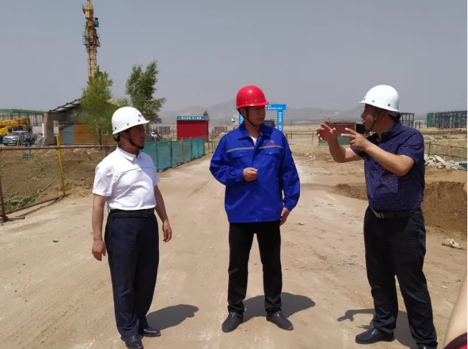 巴林左旗政務(wù)服務(wù)局到鵬峰化工參觀考察9