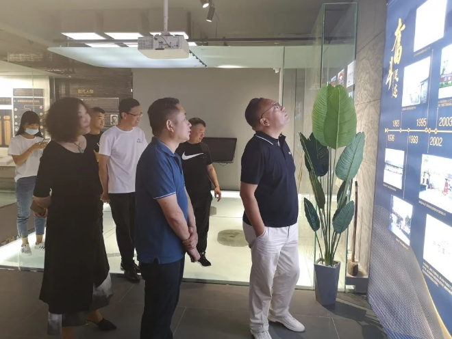 濟(jì)南泉鑫建材、東營恒泰市政到集團(tuán)參觀考察96