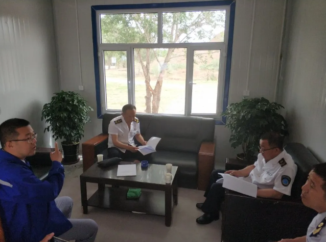 旗衛(wèi)計監(jiān)督執(zhí)法局到鵬峰化工指導(dǎo)檢查30