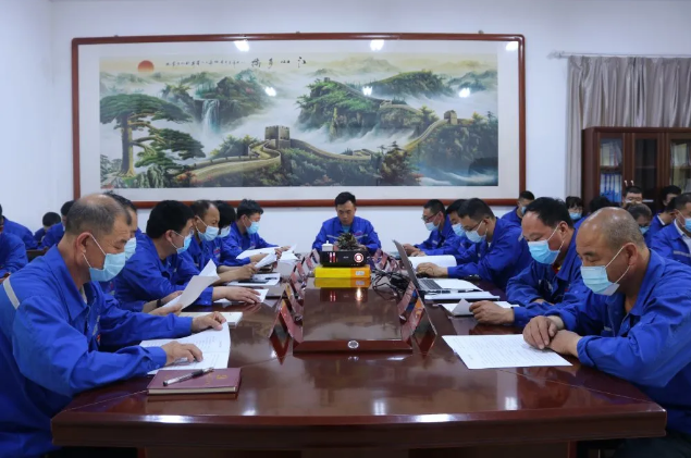 魯蒙水泥黨支部召開黨員大會32