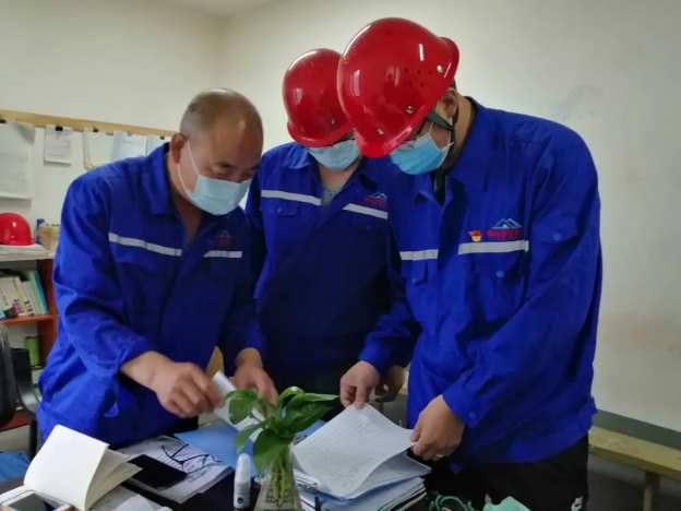 魯蒙公司開(kāi)展制度及疫情防控專項(xiàng)檢查51