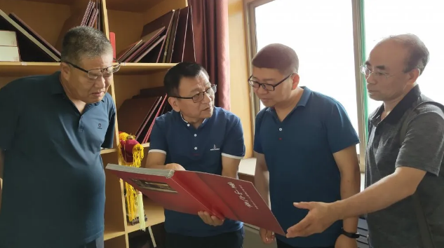 市檔案館領(lǐng)導(dǎo)到集團調(diào)研指導(dǎo)工作81