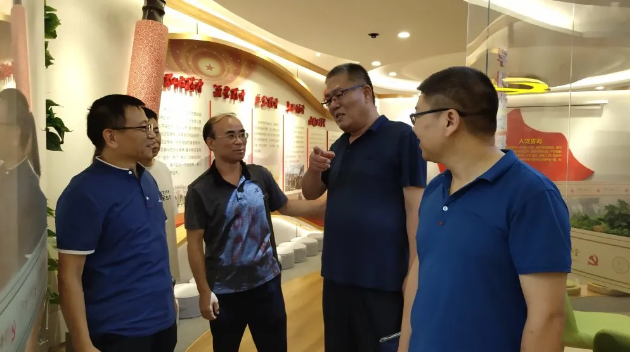 市檔案館領(lǐng)導(dǎo)到集團調(diào)研指導(dǎo)工作81