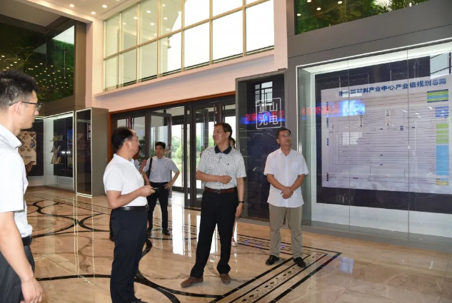 市工信局副局長邱萬勇到集團(tuán)調(diào)研指導(dǎo)工作32