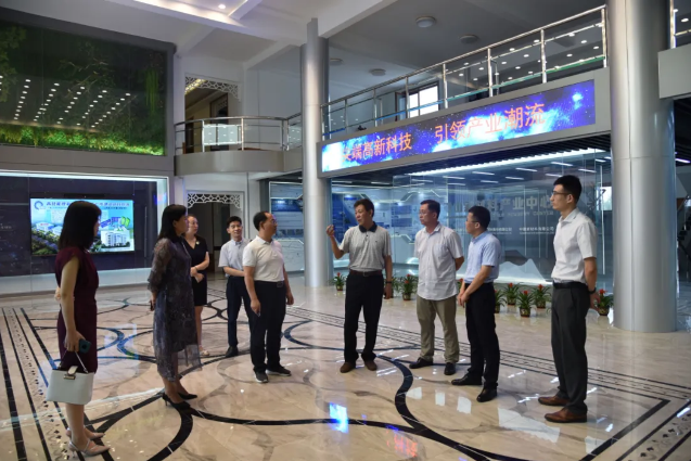 市工信局副局長邱萬勇到集團(tuán)調(diào)研指導(dǎo)工作32