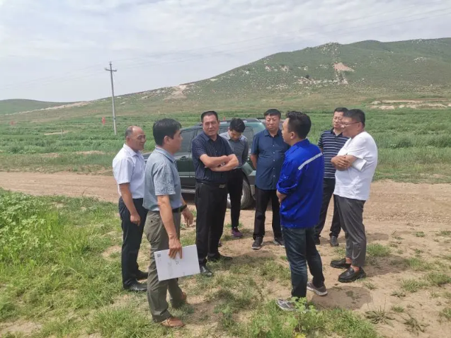 扎魯特旗領(lǐng)導到螢澤礦業(yè)視察工作56