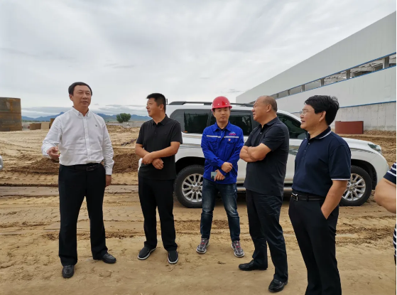 巴林左旗旗長孟和達來到鵬峰化工調研99
