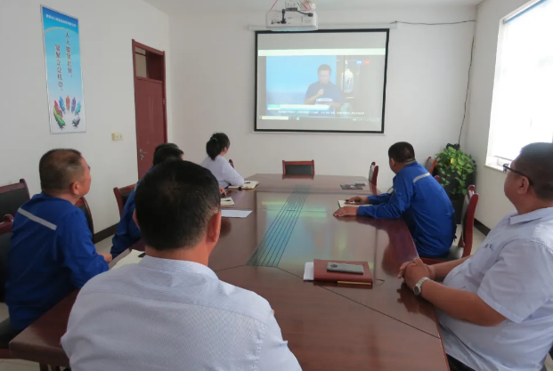 黃驊三陽(yáng)組織黨員集體學(xué)習(xí)40