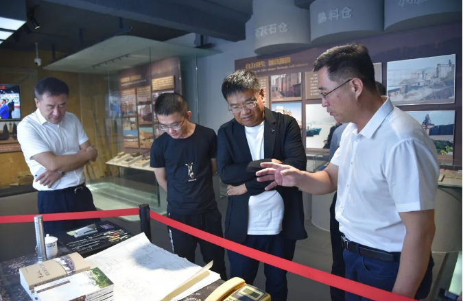 扎魯特旗到重山集團參觀考察33