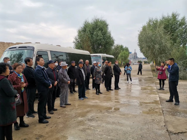 巴林左旗考察團(tuán)到鵬峰化工參觀考察85