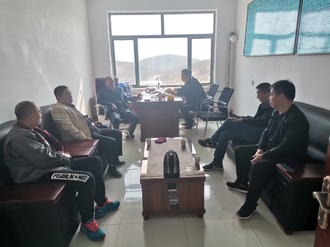 扎魯特旗應(yīng)急管理局到螢澤礦業(yè)安全檢查77