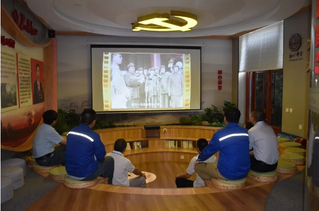 不忘初心跟黨走 牢記使命勇?lián)?dāng) ——前河村黨支部和南韓化工黨支部走進初心學(xué)堂35