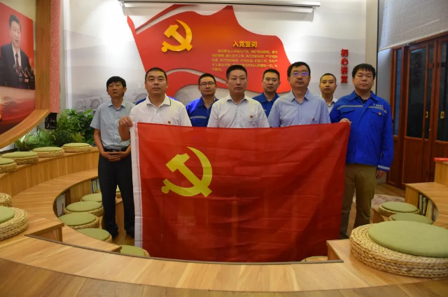 不忘初心跟黨走 牢記使命勇?lián)?dāng) ——前河村黨支部和南韓化工黨支部走進初心學(xué)堂35