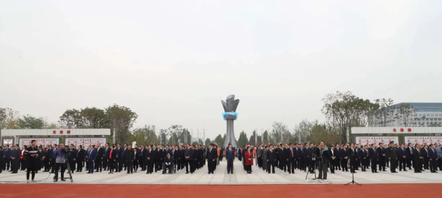 集團(tuán)召開總經(jīng)理辦公會60