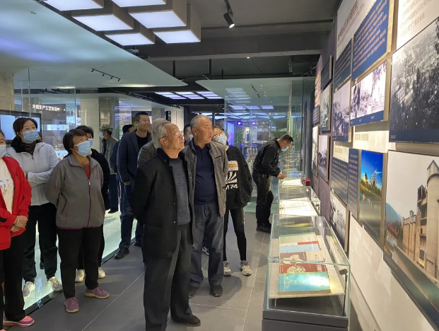 感受重山發(fā)展新面貌—— 北韓村村民參加重山集團企業(yè)開放日活動4