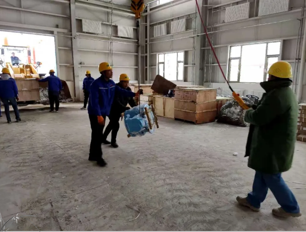 齊心協(xié)力 積極協(xié)作 ——鵬峰化工倉(cāng)庫(kù)順利完成搬遷工作69