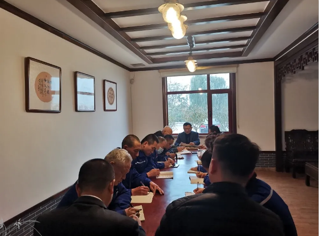 集團(tuán)辦公室組織召開部門會(huì)議27