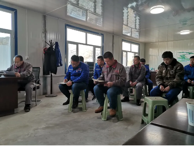 鵬峰化工黨支部組織集體學(xué)習(xí)3