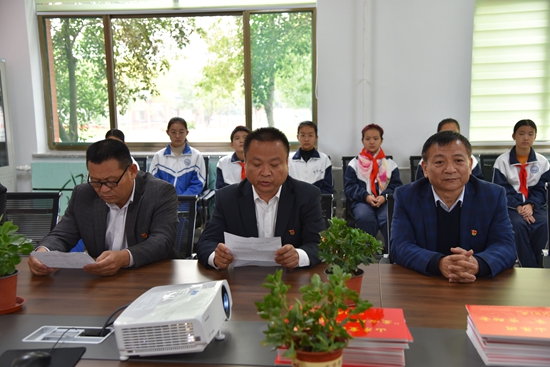 重山集團(tuán)參加羅村中心?！皭坌闹鷮W(xué)”資助金發(fā)放儀式25